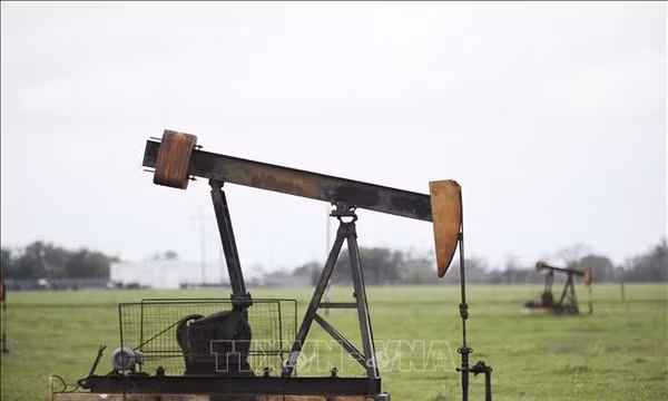 Giá dầu Brent tăng hơn 4% trước những diễn biến mới tại Trung Đông