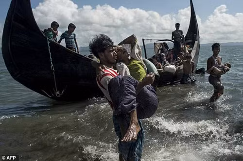 Lật thuyền chở người tị nạn Rohingya, 12 người thiệt mạng ảnh 1