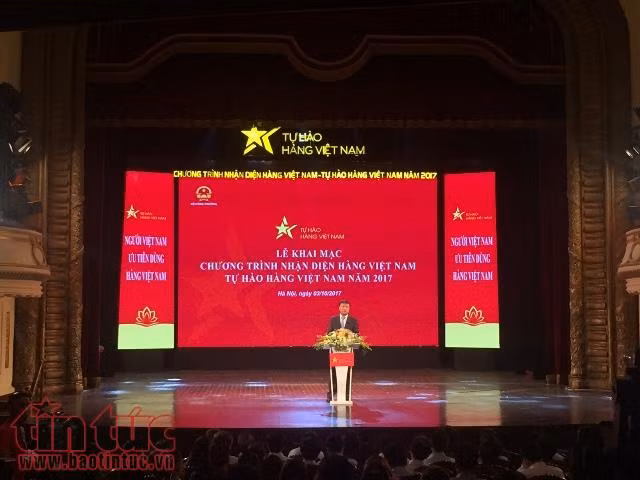 Nhiều người đã có thói quen 'cứ đi siêu thị là chọn hàng Việt' ảnh 2
