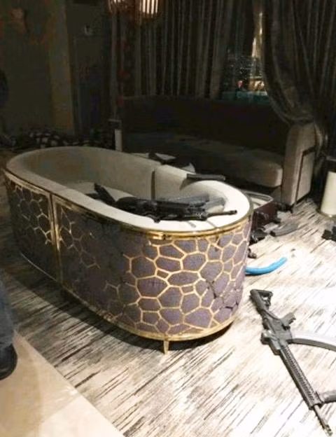 Hình ảnh đầu tiên về căn phòng la liệt súng đạn của hung thủ xả súng Las Vegas ảnh 2
