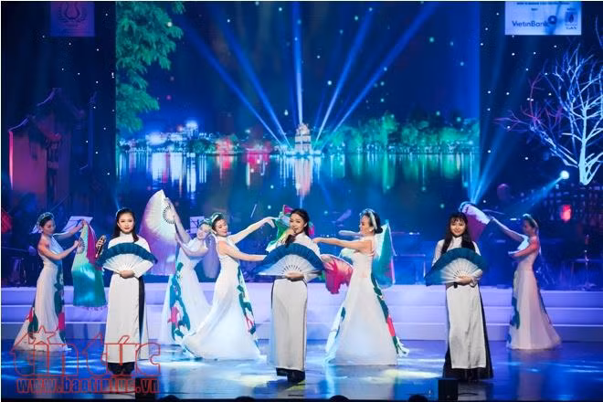 Hoành tráng đêm nhạc ‘Sóng đàn Hà Nội’ ảnh 3