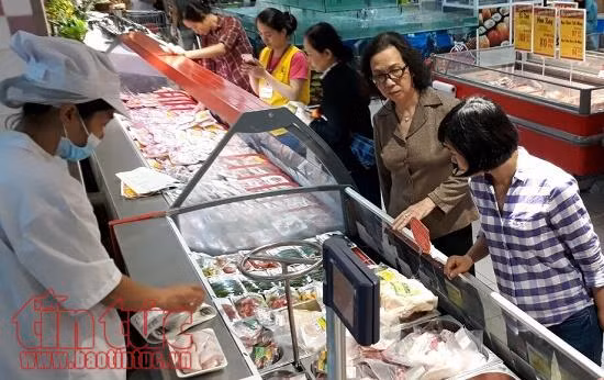 Sức mua và giá thịt lợn giảm sau vụ tiêm thuốc an thần ảnh 1