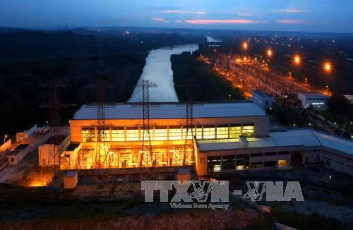 Hồ thủy điện Trị An tăng gấp đôi lưu lượng xả tràn ảnh 1