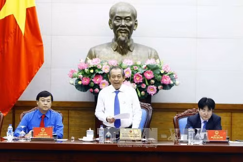 Phó Thủ tướng Trương Hòa Bình: Phát huy trí tuệ, sức trẻ của công chức, viên chức ảnh 1