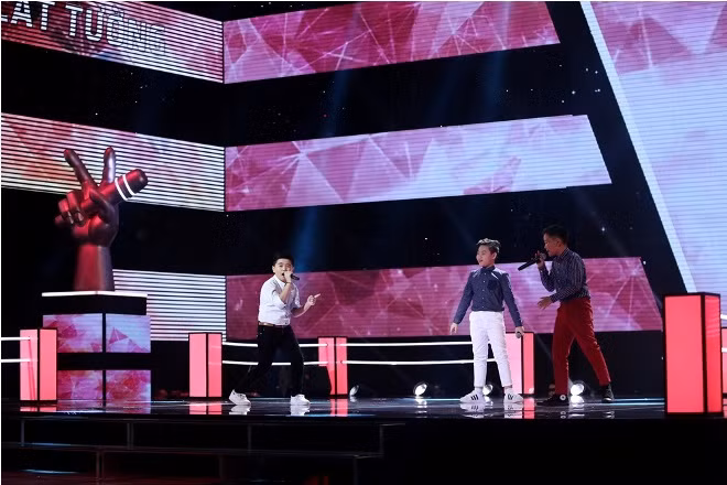The Voice Kids: Đội hình toàn hotboy team Soobin Hoàng Sơn xuất hiện tại tập cuối vòng Đối đầu ảnh 1