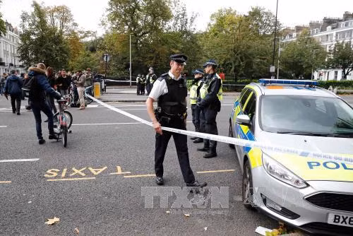 Anh thả đối tượng bị bắt giữ trong vụ đâm xe ở London ảnh 1