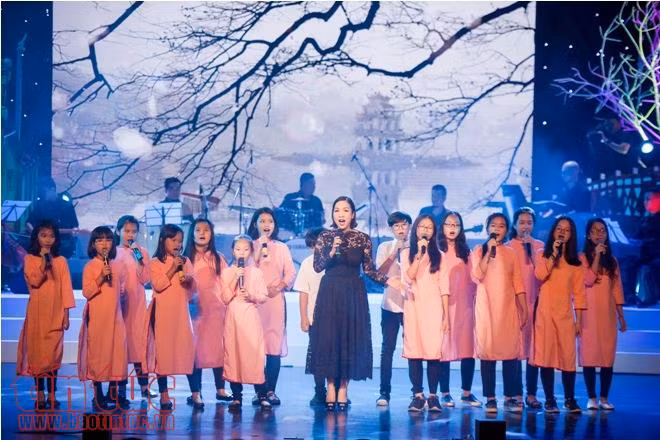 Hoành tráng đêm nhạc ‘Sóng đàn Hà Nội’ ảnh 9