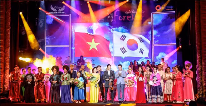 Hoành tráng đêm nhạc 'Mối tình đầu – Forever' ảnh 1