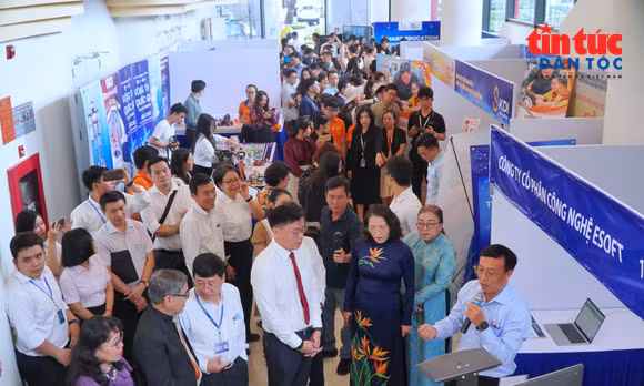 TP Hồ Chí Minh gắn học tập suốt đời với thực hành kỹ năng số