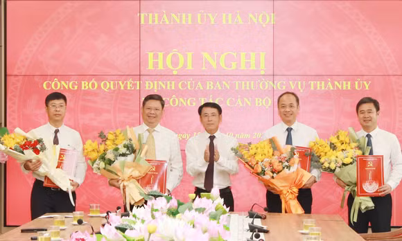 Hà Nội công bố các quyết định về công tác cán bộ