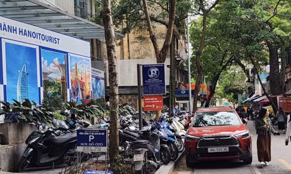 Hà Nội tăng giá trông giữ ô tô, xe máy từ ngày 15/10