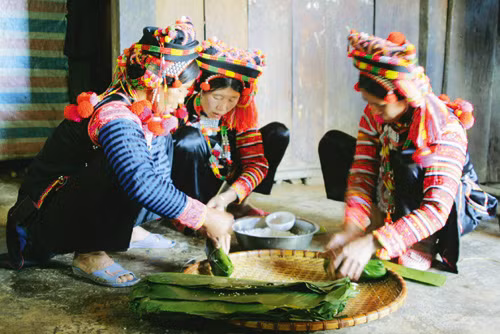 Đồng bào Hà Nhì vui đón Tết ảnh 2