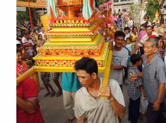 Phum sóc Khmer rộn ràng ngày lễ Kathina ảnh 4