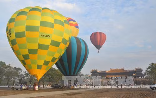 Rực rỡ Lễ hội khinh khí cầu quốc tế 2017 ảnh 2