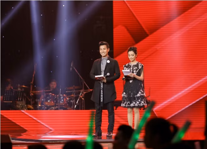 Cùng MC Nguyên Khang khám phá hậu trường của The Voice 2017 vòng loại trực tiếp ảnh 14