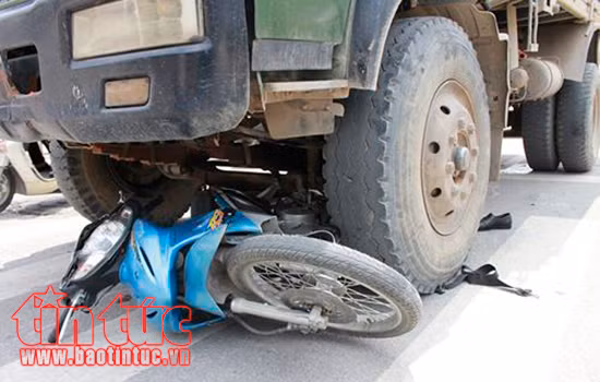 Khắc phục hậu quả vụ tai nạn đặc biệt nghiêm trọng làm 4 người chết tại Quảng Trị ảnh 1