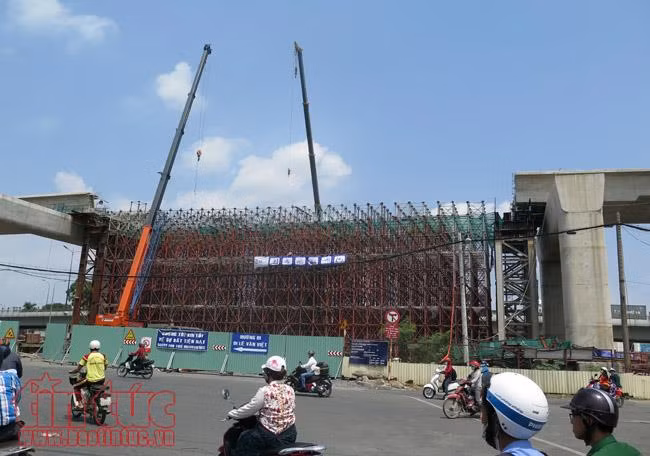 Cận cảnh thi công nhà ga và lắp ráp mái vòm tuyến metro Bến Thành - Suối Tiên ảnh 12