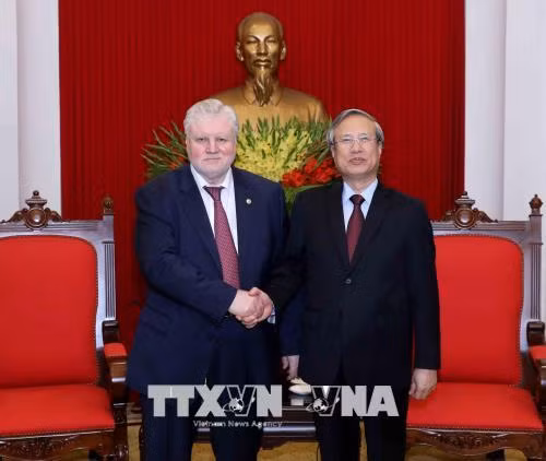Thường trực Ban Bí thư Trần Quốc Vượng tiếp Đoàn đại biểu cấp cao Đảng 'Nước Nga Công bằng' ảnh 1
