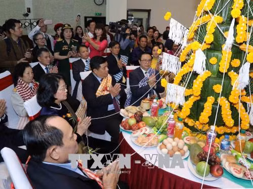 Đại sứ quán Lào tổ chức đón Tết cổ truyền Bun Pi May tại Hà Nội ảnh 2