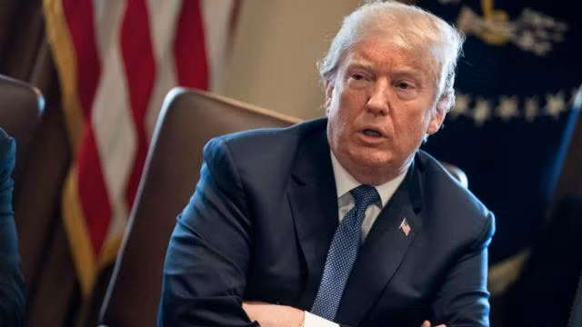 Tổng thống Trump có đủ cơ sở pháp lý để ra lệnh không kích Syria? ảnh 1