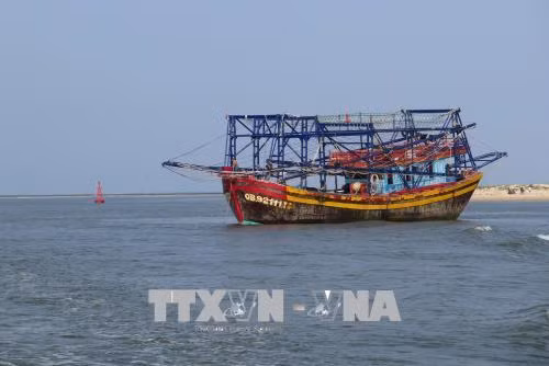 Quảng Trị nạo vét khẩn cấp cửa biển bị bồi lấp ảnh 1
