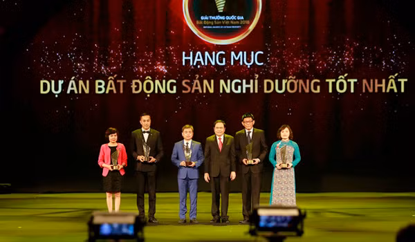 Tập đoàn FLC đoạt giải Nhà phát triển bất động sản uy tín nhất Việt Nam năm 2018 ảnh 2