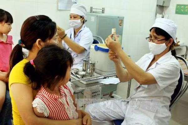 Nhiều địa phương xuất hiện sởi, Bộ Y tế yêu cầu mọi trẻ em được tiêm phòng ảnh 1