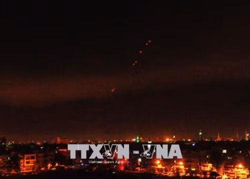 Syria bắn hạ tên lửa tấn công Homs ảnh 1