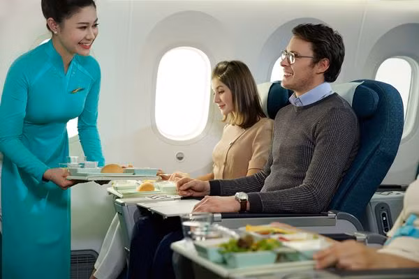 Vietnam Airlines lọt top hãng hàng không lớn được yêu thích nhất châu Á ảnh 1