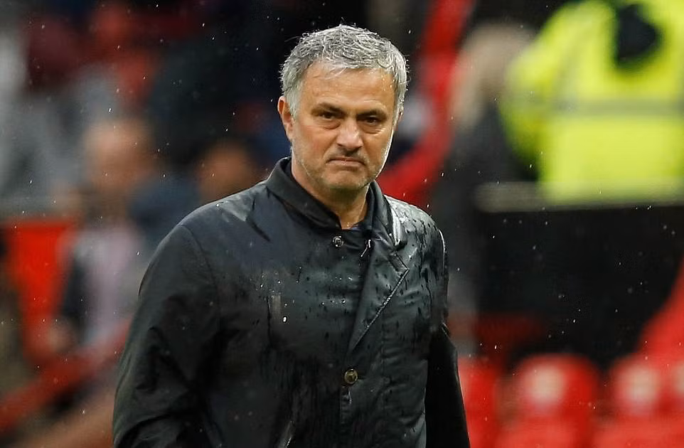 Xem Man City đăng quang theo kịch bản bất ngờ nhất ảnh 2