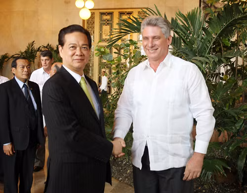 Chùm ảnh Tân Chủ tịch Cuba Miguel Diaz-Canel Bermudez và lãnh đạo thế giới ảnh 2