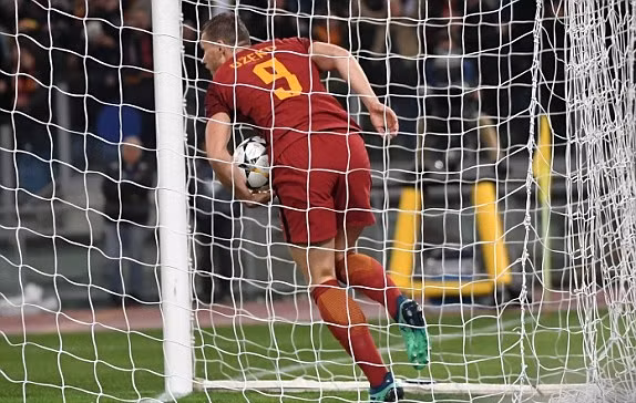 Giành chiến thắng 'không tưởng', AS Roma hất cẳng Barca khỏi Champions League ảnh 1
