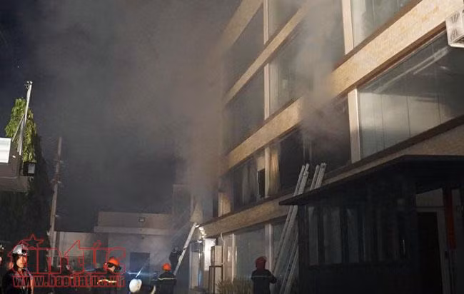Cháy lớn tại nhà xưởng Công ty bánh kẹo ABC ở TP Hồ Chí Minh ảnh 1