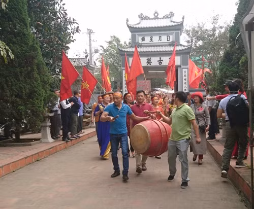 Độc đáo nghi lễ ‘Kéo co ngồi' đền Trấn Vũ ảnh 1