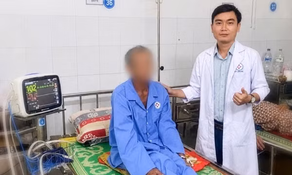 Cấp cứu kịp thời người đàn ông bị nhồi máu cơ tim tại buổi khám bệnh miễn phí