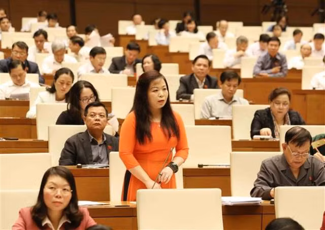 Đầu tư công: Hiếm quốc gia nào phân bổ mỗi tỉnh thành một dự án ảnh 1