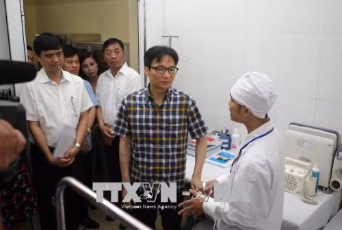Phó Thủ tướng Vũ Đức Đam kiểm tra nhà vệ sinh một số cơ sở giáo dục, y tế, du lịch ảnh 2