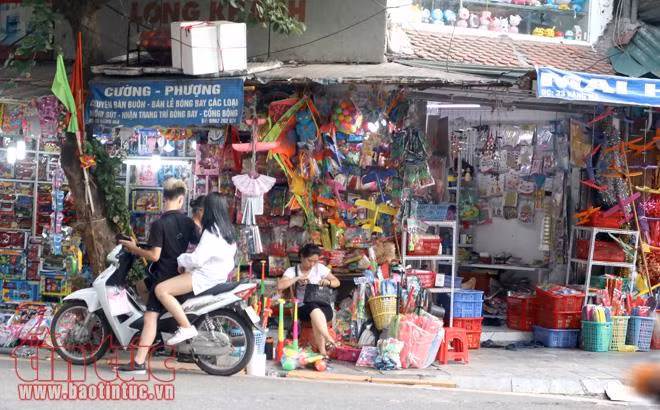 Thị trường đồ chơi trẻ em vắng vẻ trước ngày Tết thiếu nhi 1/6 ảnh 3