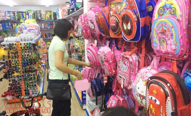 Thị trường đồ chơi trẻ em vắng vẻ trước ngày Tết thiếu nhi 1/6 ảnh 9
