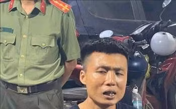 Cảnh sát giao thông bắt 1 trong 4 phạm nhân trốn Trại giam A2