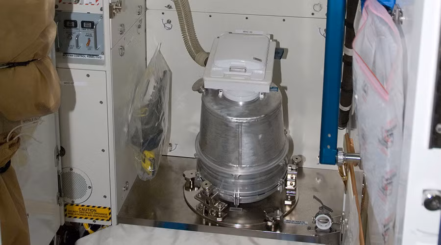 NASA biến phân người thành thức ăn cho phi hành gia ảnh 1