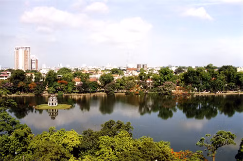 Bắc Bộ ngày oi nóng và mưa rải rác ảnh 1