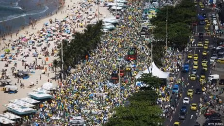 Biểu tình khắp Brazil đòi Tổng thống Rousseff từ chức ảnh 1