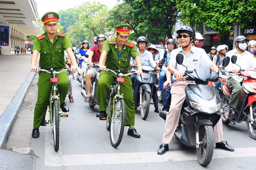 Thí điểm mô hình Cảnh sát tuần tra bằng xe đạp ảnh 1