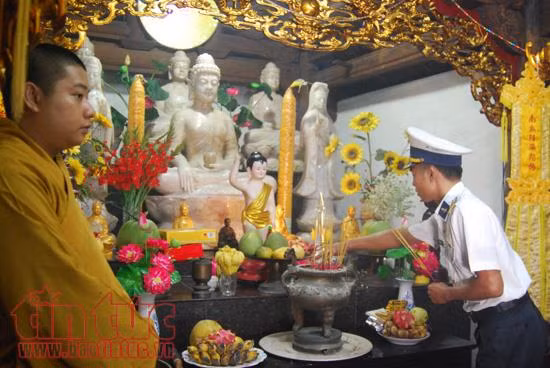 Nghiêm trang Lễ chào cờ sáng Mùng 1 Tết trên đảo Sinh Tồn ảnh 10