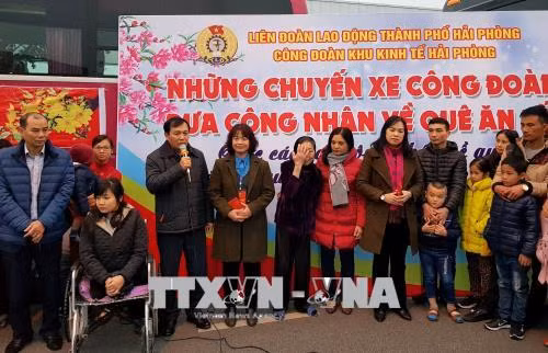 Những việc làm nghĩa tình giúp người lao động và người nghèo đều có Tết ảnh 1