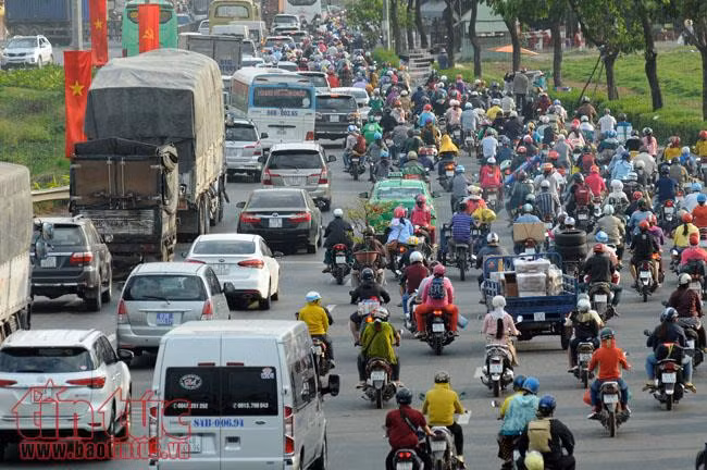 Hướng dẫn thí điểm về khai, nộp lệ phí trước bạ điện tử với ô tô, xe máy ảnh 1