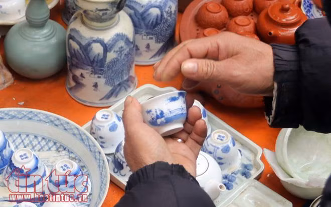 Độc đáo phiên chợ đồ cổ duy nhất trong năm ở Hà Nội ảnh 11
