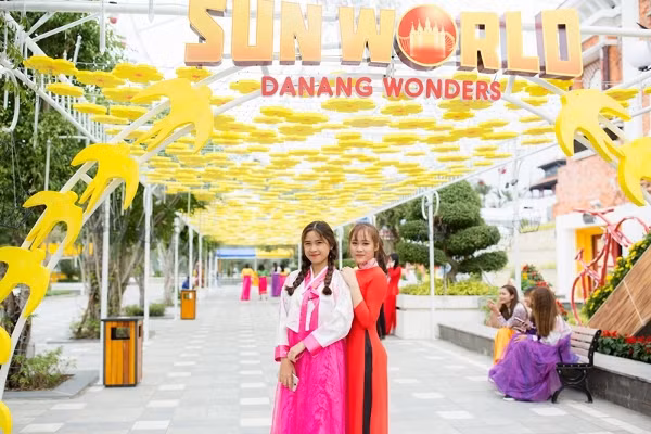 Sẽ tiếc hùi hụi nếu lỡ cơ hội xem 'Mai vàng sắc xuân' ở Sun World Danang Wonders ảnh 2