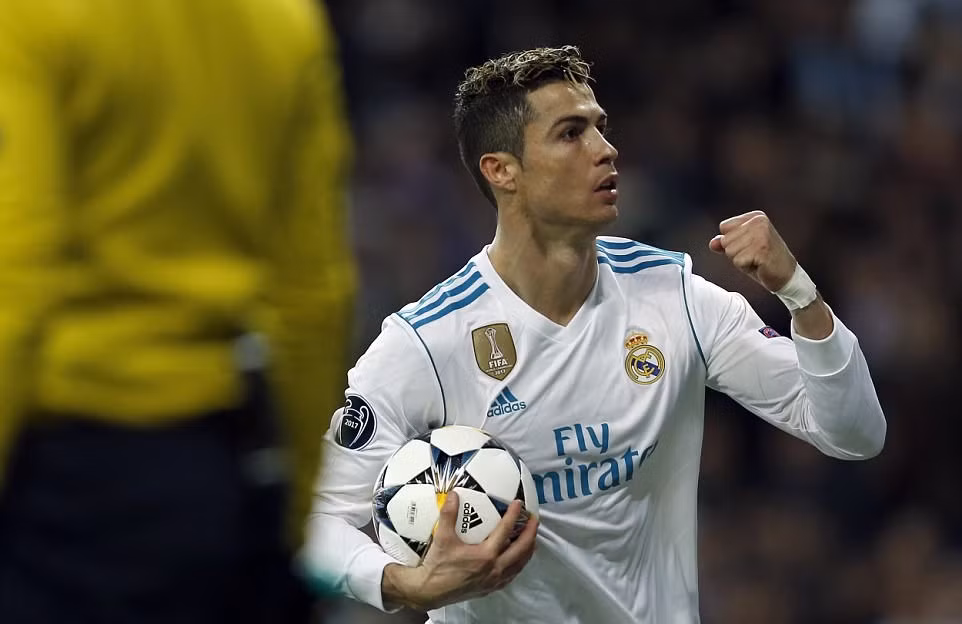 Cristiano Ronaldo lập cú đúp, Real Madrid hạ gục PSG ở trận lượt đi ảnh 4